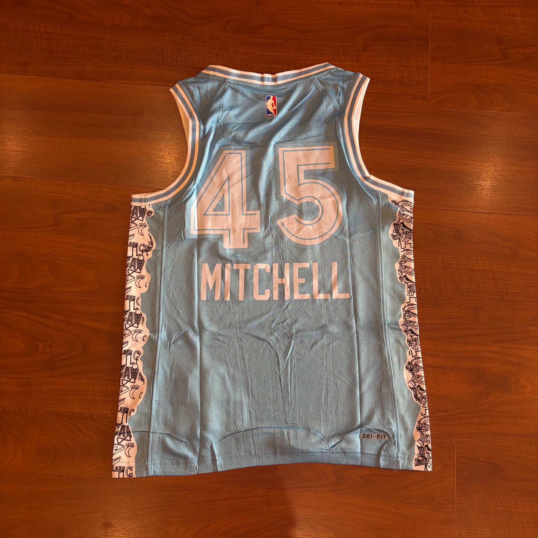 JERSEY CLEVELAND CAVALIERS - 45 MITCHELL